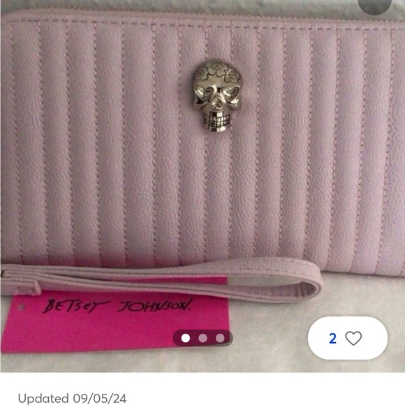 Betsey Johnson zip-around wallet/wristlet - Picture 10 of 10